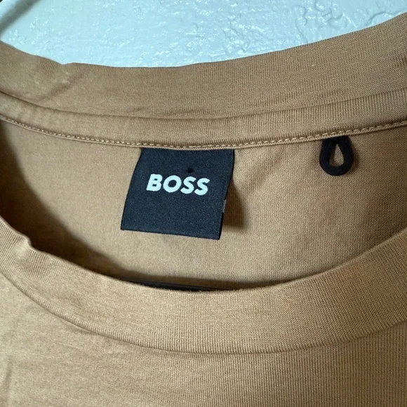 Hugo Boss Men's Tri-Tone Tee in Brown, White, and Black - Picture 3 of 3